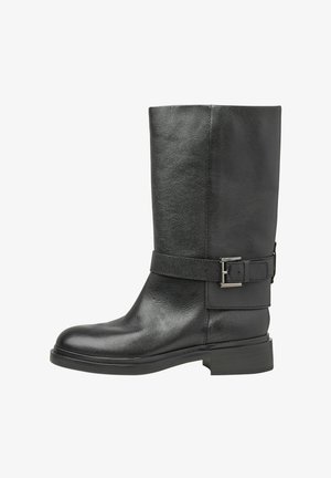 NEWD. Boots - black