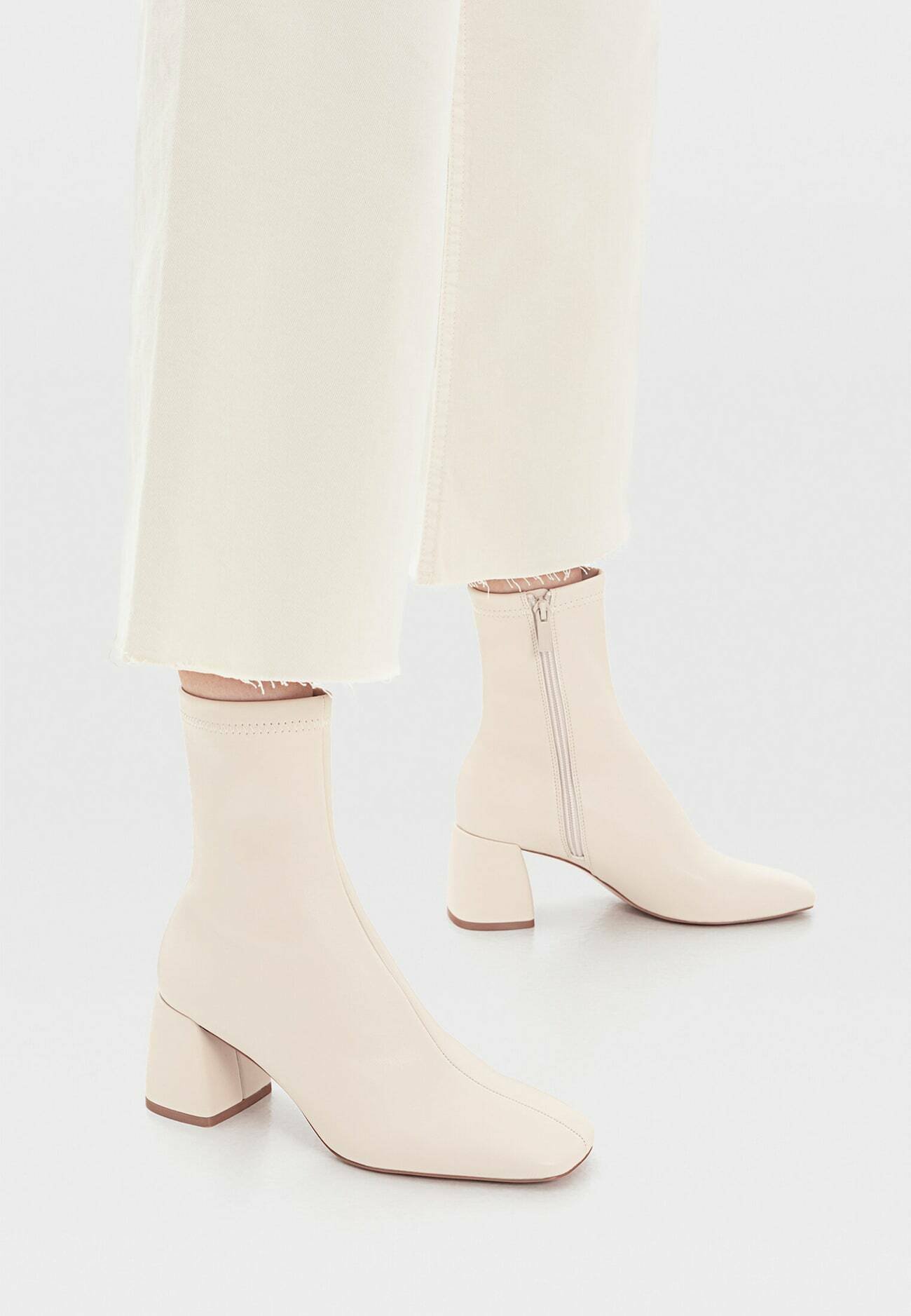 Stradivarius Korte laarzen - off-white/crème - Zalando.be