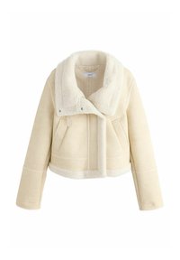 Beige kort faux shearling jack met brede kraag, twee voorzakken en drukknoopsluiting op de kraag.