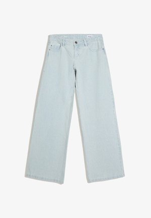 Světle modré džíny s širokými nohavicemi s jemnými vertikálními bílými pruhy, přední kapsy, poutka na pásek, zapínání na knoflík a zip.