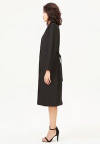 Smart and Joy VILLE MINIMALISTE - Manteau classique - noir