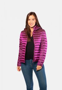 Non sélectionné, framboise titane