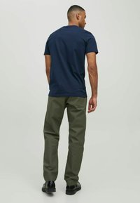 R.D.D. ROYAL DENIM DIVISION RDD DAN - Lihtne T-särk - navy blazer