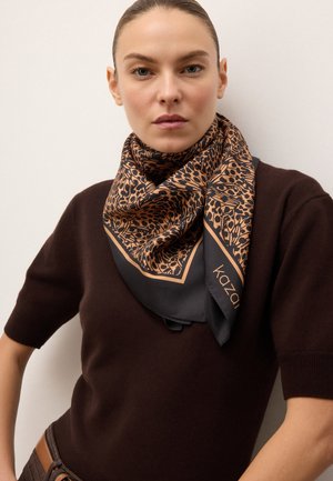 Kazar Fuliaras - brown