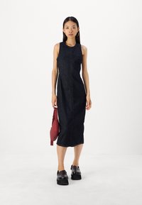 Calvin Klein Jeans COLUMN DRESS - Dongerikjole - denim rinse
