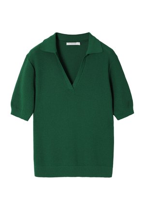 Polo top verde a maniche corte con scollatura a V, in tessuto a maglia e orlo a costine. Presenta un ampio colletto e una vestibilità rilassata.