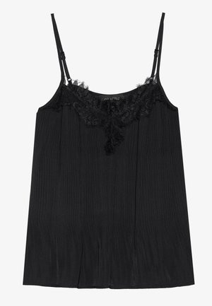 Svart cami med justerbare spaghetti-stropper, med blondekant langs utringningen og plissert tekstur i hele stoffet.