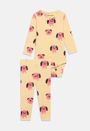 DOGGIES BABY SET UNISEX - Παντελόνι φόρμας - yellow