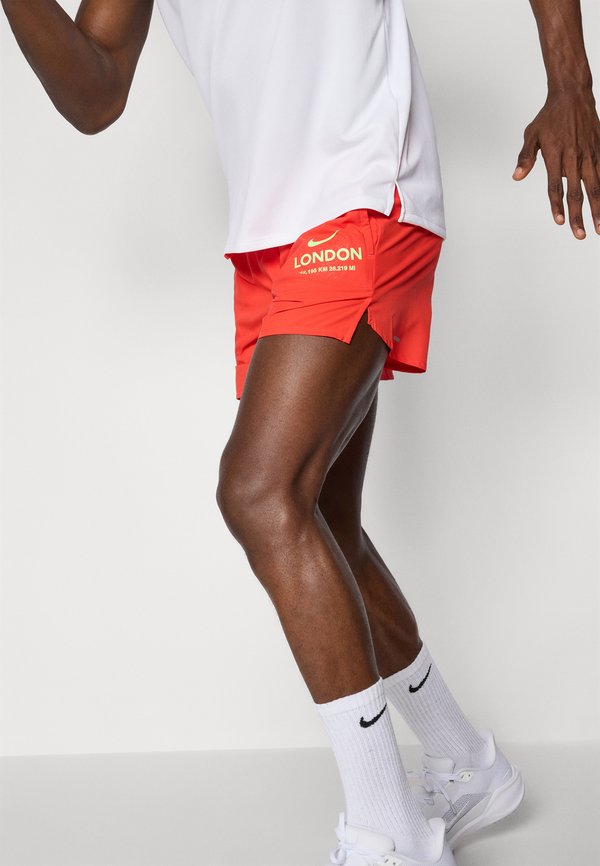 CITY MARATHON STRIDE SHORT - Sports shorts - light crimson3