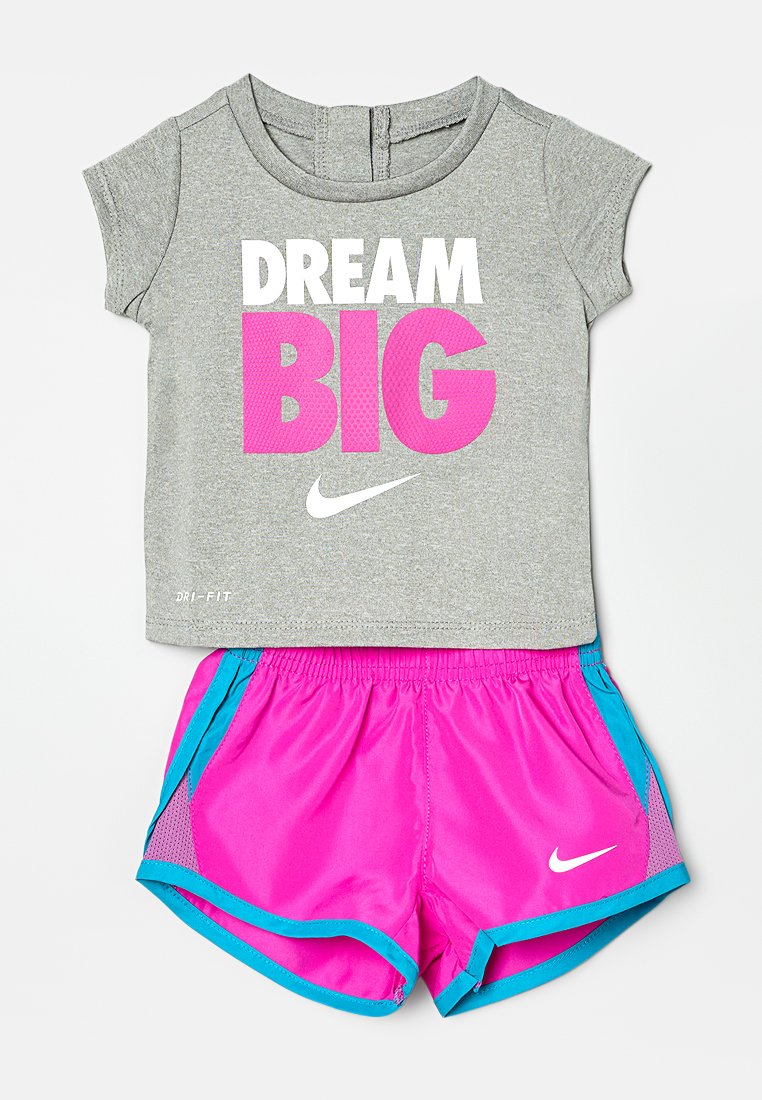 Nike Sportswear Sport T-shirt donkerroze Nike Sportswear Sport T-shirt donkerroze