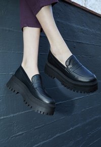 GROOVY CHUNKS - Sapatos sem atacadores - black