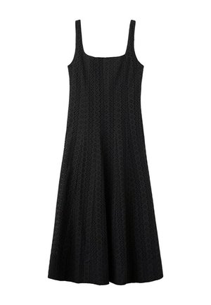 Čierne midi šaty so širokými ramienkami a čipkou s dierkami a kvetinovými výrezmi.