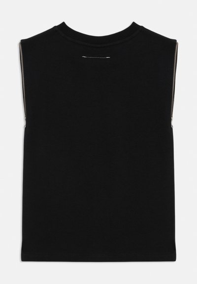 Top senza maniche nero realizzato in tessuto liscio, con scollatura rotonda e dettagli con cerniera argentata sui lati.