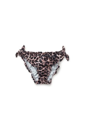 Dół od bikini w panterkę z falbankowymi brzegami i wiązaniami po bokach w odcieniach brązu, czerni i beżu na białym tle.