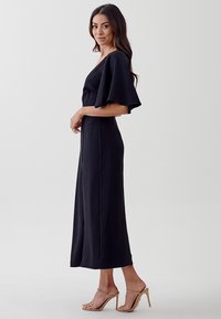 TUSSAH ABIGAIL MIDI - Denné šaty - black