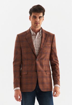 - Klasyczny płaszcz