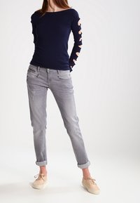 Aaiko Stickad tröja - dark blue