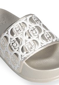Thumbnail Image 5