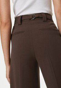 Marks & Spencer CREPE TAB DETAIL WIDE LEG - Broek - dark chocolate