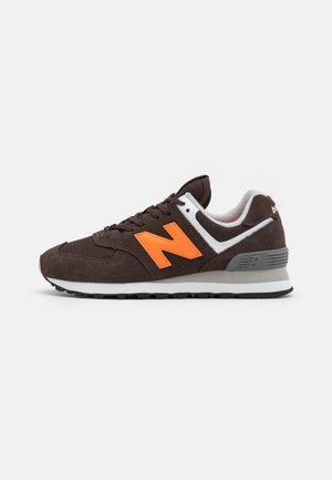 574 UNISEX - Zapatillas - schwarzbraun