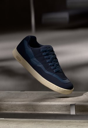 Etnies SNAKE UNISEX - Skateboardové boty - dark navy