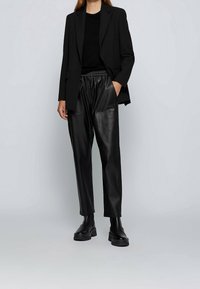 BOSS Pantaloni sportivi - black