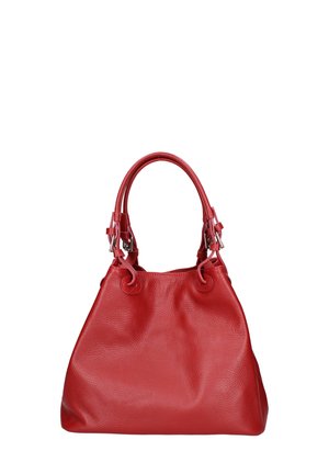 Sac à main en cuir rouge avec une finition texturée, présentant deux anses rondes et des accents en métal. Design à ouverture sur le dessus avec des côtés resserrés.