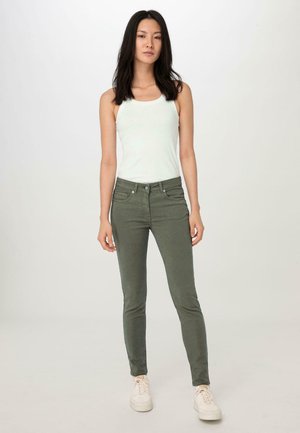 hessnatur SKINNY - Stoffhose - oliv