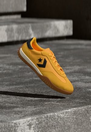 RUN STAR TRAINER - Sneakers laag - gold palm/black