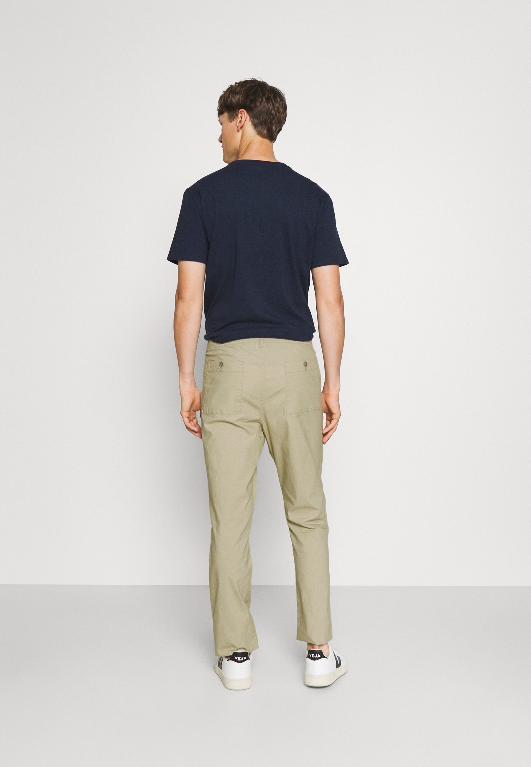 GAP SLIM TAPER EASY PANT - Trousers 