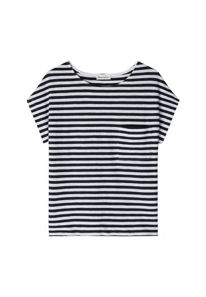 Zwart-wit horizontaal gestreept shirt met korte mouwen, een ronde halslijn en een klein zakje aan de linkerkant.