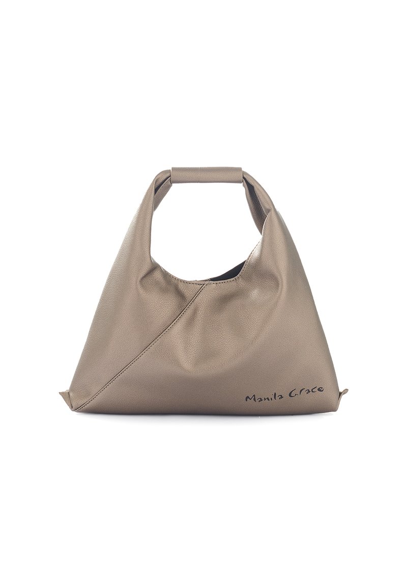 Borsa in pelle taupe con un'unica maniglia imbottita e "Manila Grace" scritto in nero nell'angolo in basso a destra.