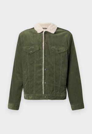 Groene corduroy jas met een romige fleece kraag, voorzien van twee borstzakken, drukknoopsluitingen en een gestructureerd oppervlak.