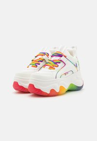 Buffalo BLADER MATCHA - Sportcipő - white/rainbow