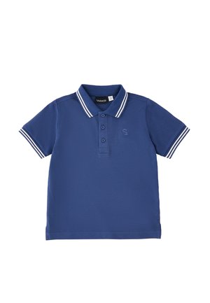 Polo a maniche corte blu con colletto e polsini a righe bianche, chiusura con tre bottoni e logo ricamato discreto sul petto.