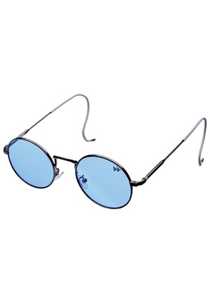 Gafas de sol redondas con lentes tintados en azul y un delgado marco de metal negro. Las patillas son de color plateado con una ligera curva. Sin marcas visibles.