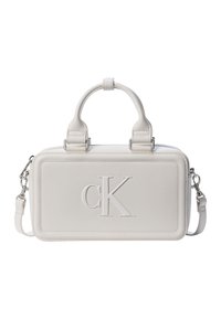 Neselectat, white alyssum