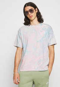 Levi's® VINTAGE TEE - T-shirt básica - calypso coral
