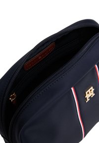 Tommy Hilfiger POPETTE CAMERA BAG  - Cross body bag - space blue