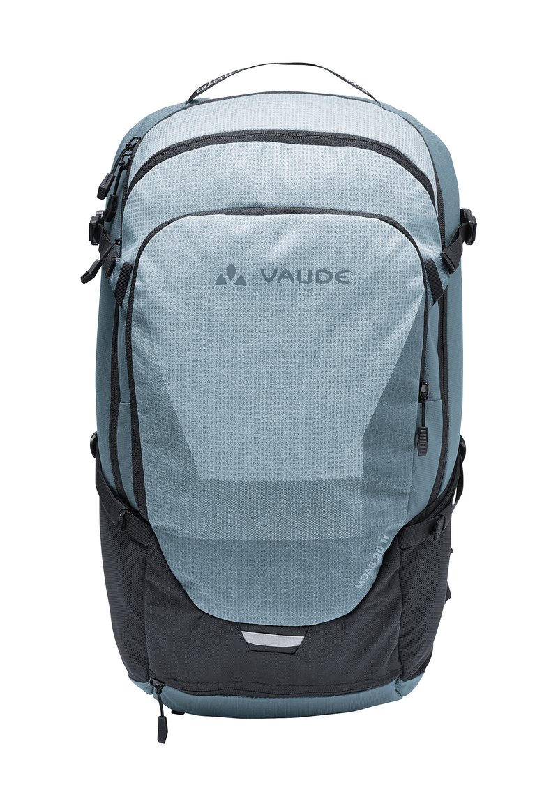 Lichtblauwe rugzak met een textuur bovenkant, zwarte onderkant, verstelbare schouderbanden, meerdere met rits afgesloten vakken en branding aan de voorkant.