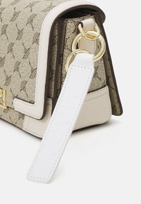 JOOP! MAZZOLINO EDITION SOUSA - Torba čez telo - offwhite