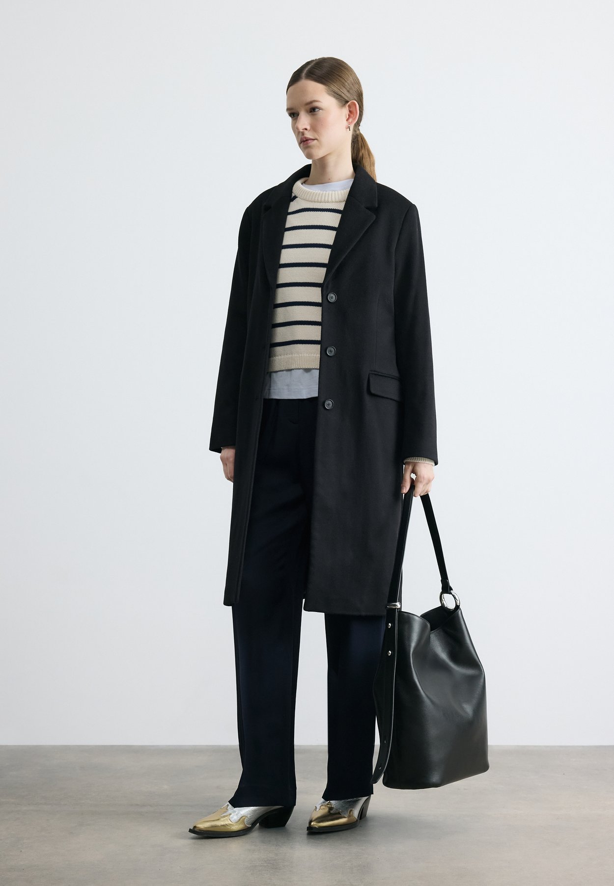 CLASSIC TAILORED COAT