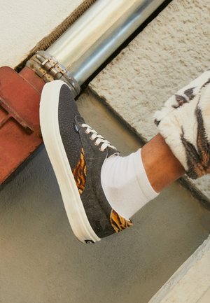 Baskets basses - black