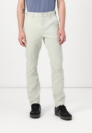 AUSTIN - Chino - misty sage