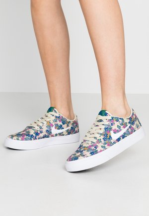 Baskets basses - white