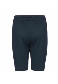 Dunkelmarineblaue Sportshorts mit Gummibund, glatter Textur, in mittlerer Oberschenkel-Länge und minimalen Nähten am Saum.