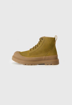 PRESCOTT - Botines con cordones - pine green