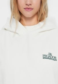 Pegador PALAI OVERSIZED - Mikina s kapucňou - washed warm white