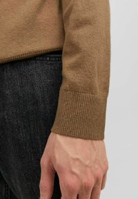 Jack & Jones JJEEMIL HALF ZIP - Trui - otter