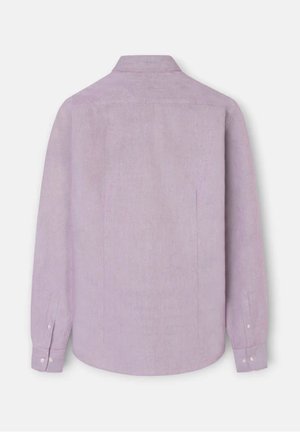 Camisa de manga larga lila claro con cuello, corte recto y puños abotonados. Presenta pliegues en la espalda para mayor flexibilidad.